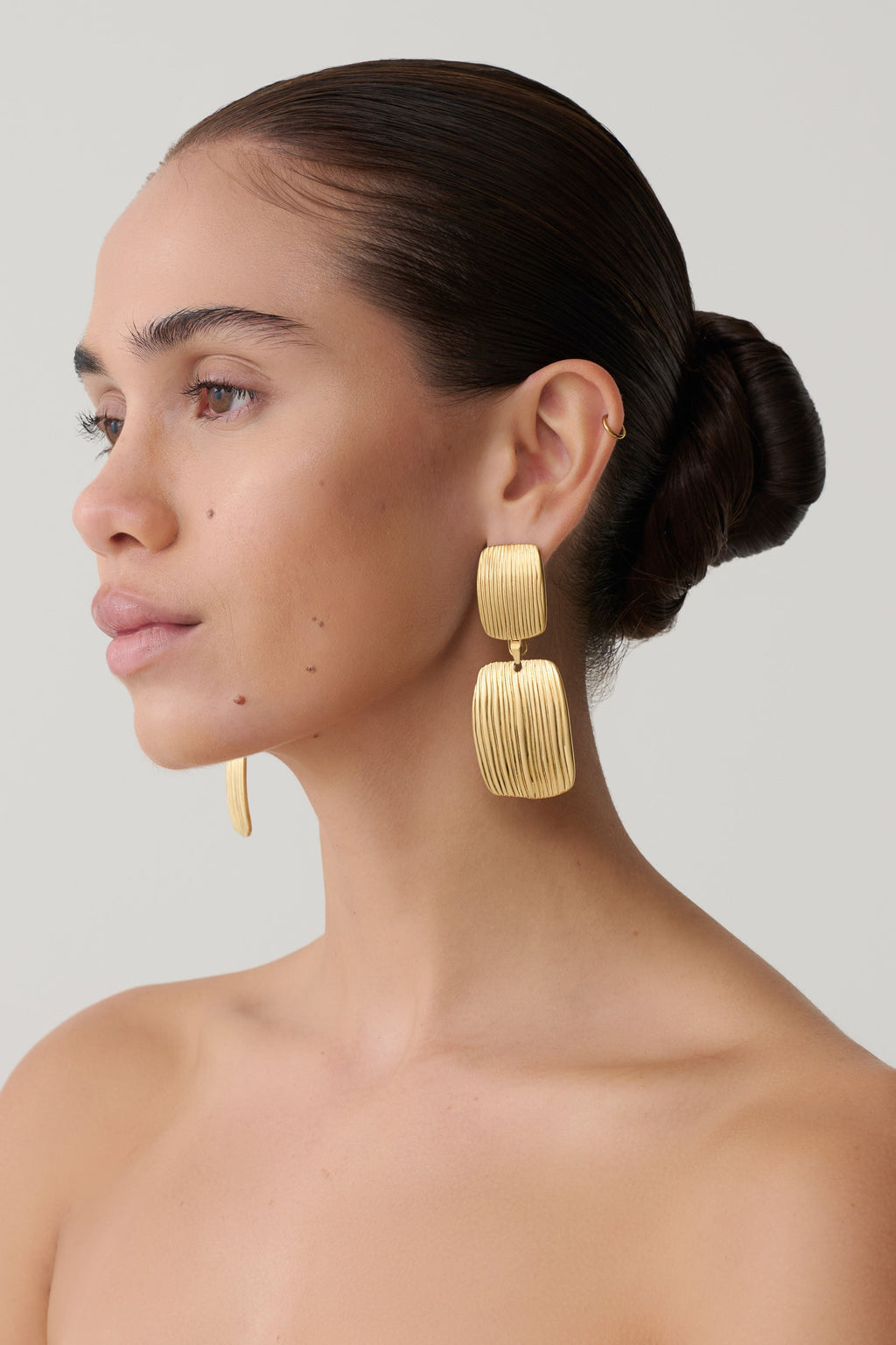 Ruelle Textured Statement Drop Earrings - Gold