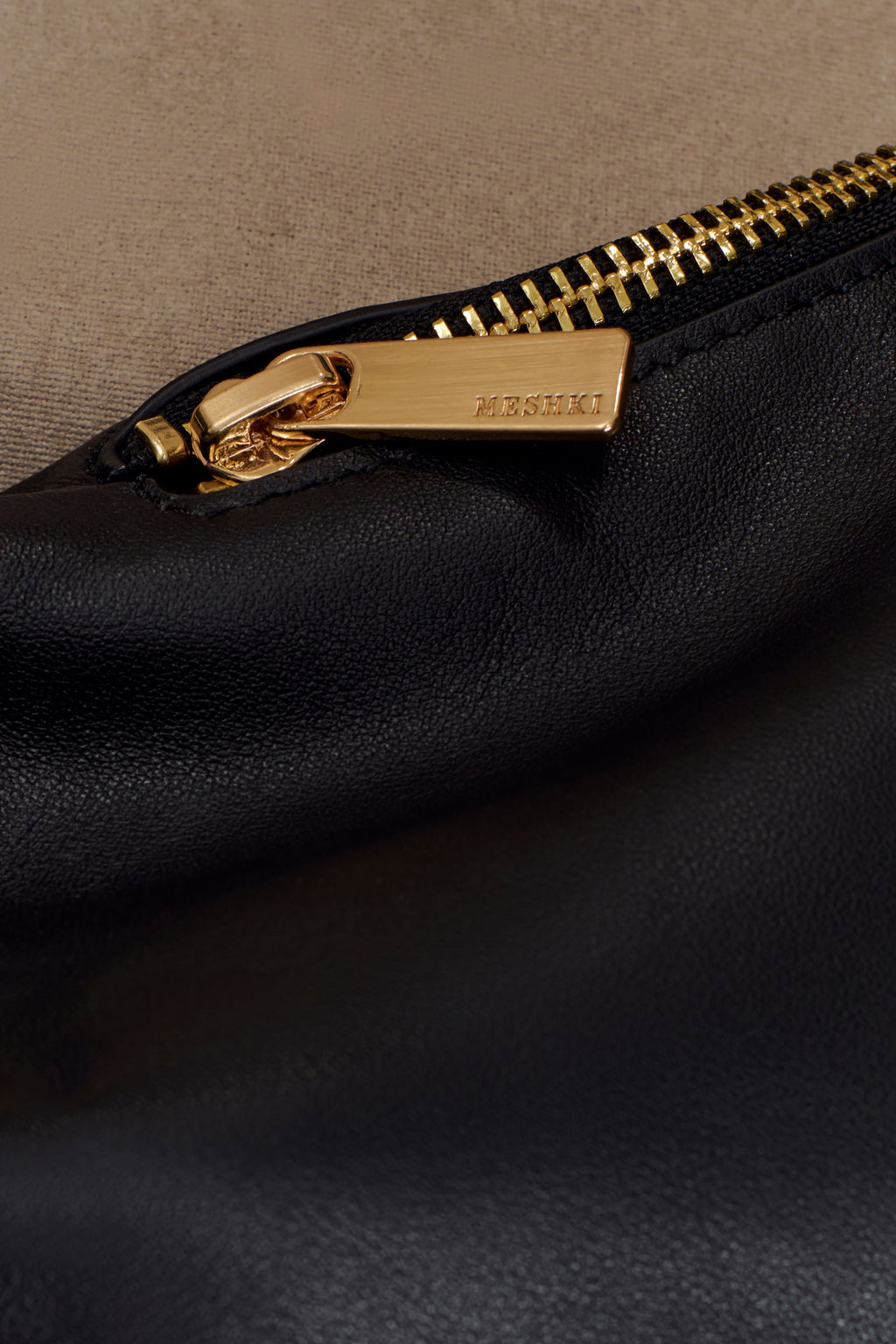 Bristol Croissant Leather Shoulder Bag - Black