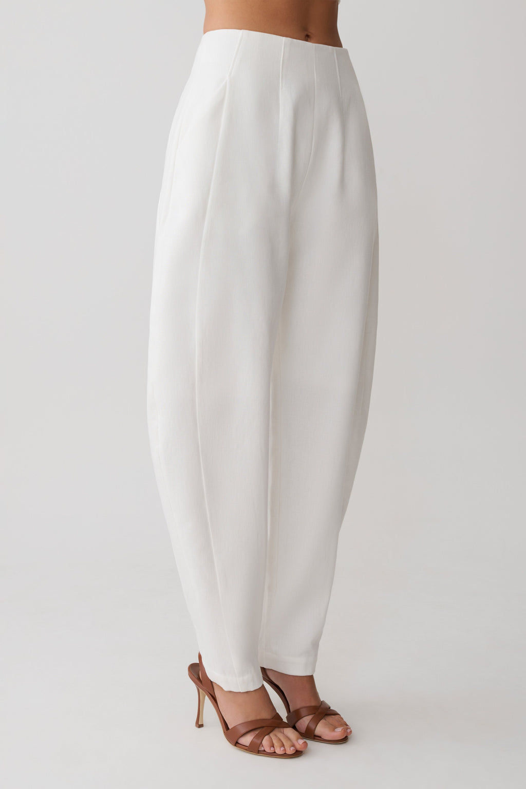 Oriana Linen Oversize Pants - White