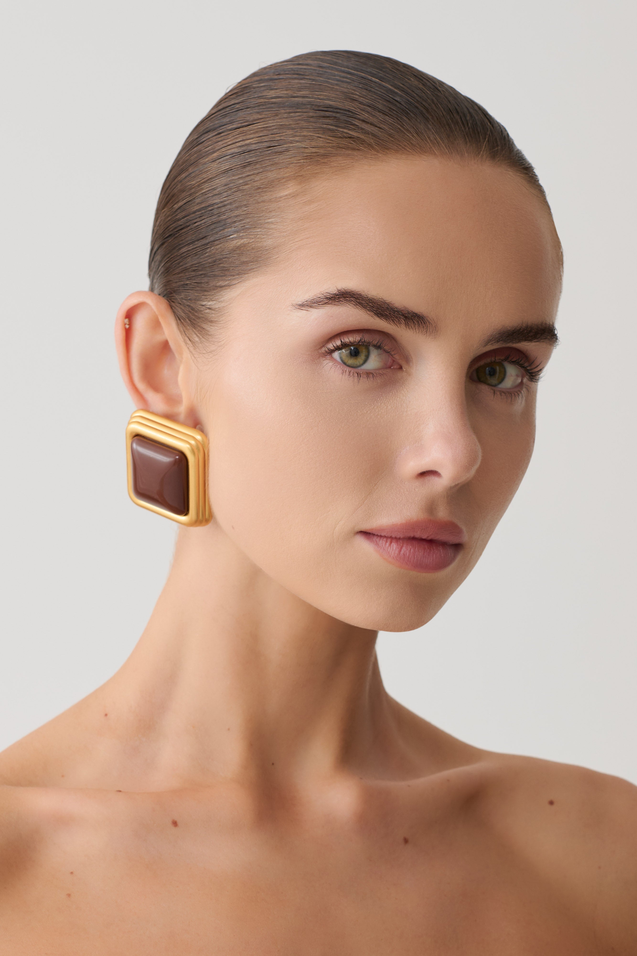 Inaya Square Stud Earring - Gold