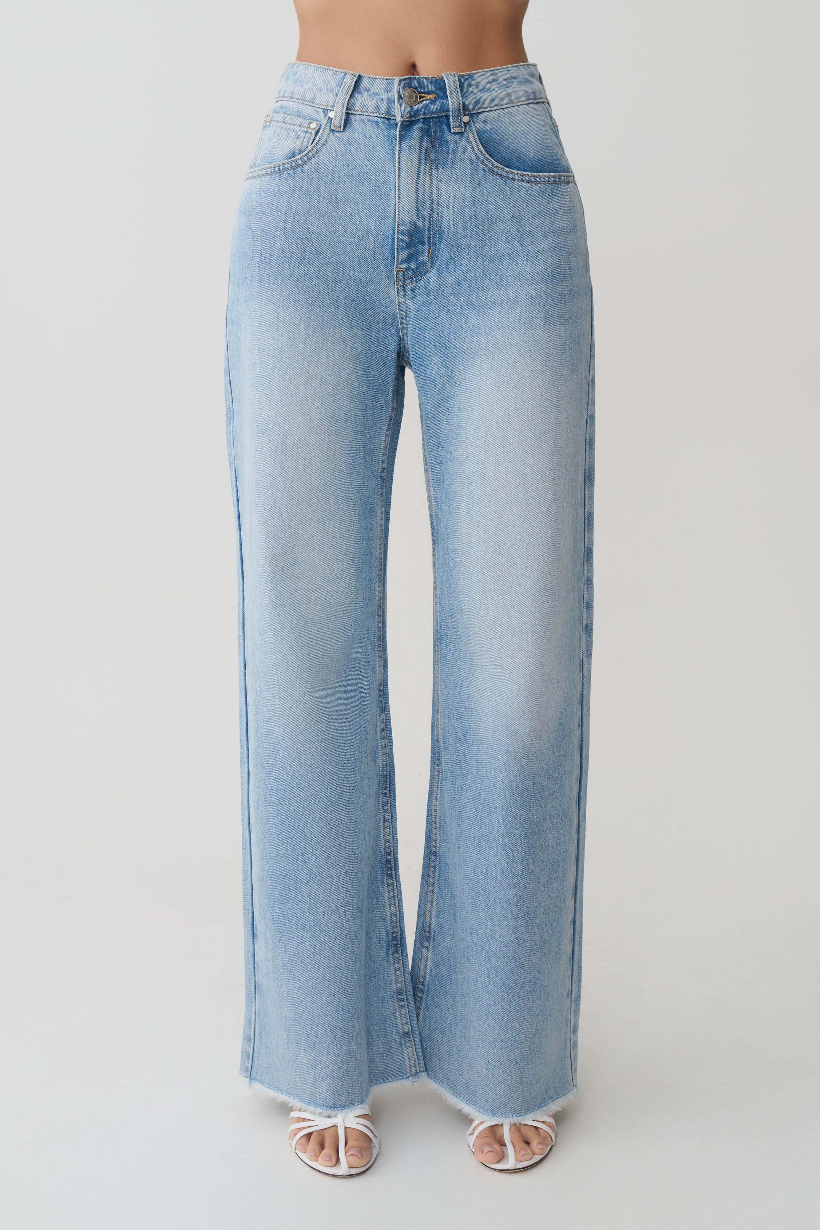 Sebastian Straight Leg Denim Jeans With Fray Hem - Washed Light Blue