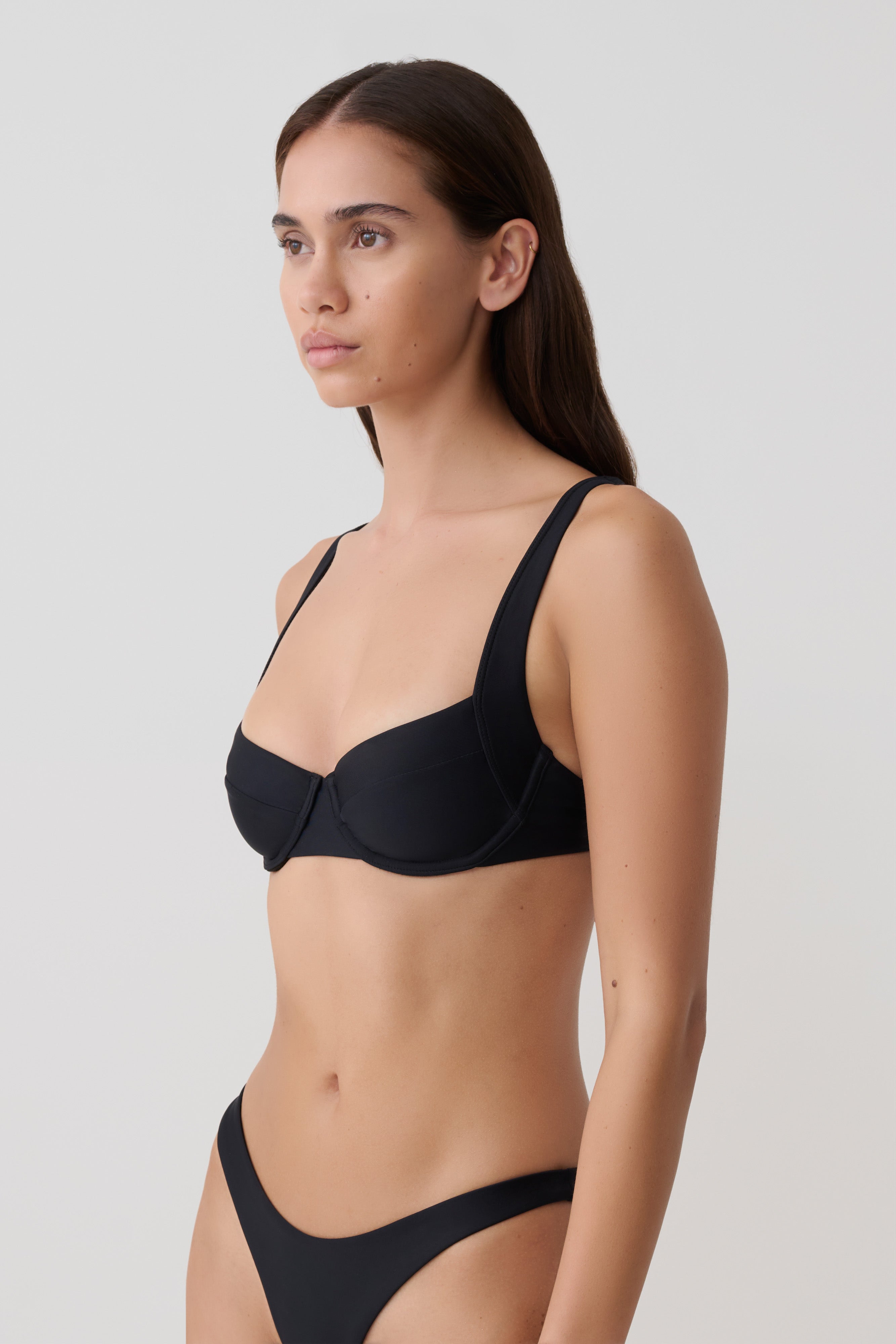 Abra Underwire Apex Bikini Top - Black