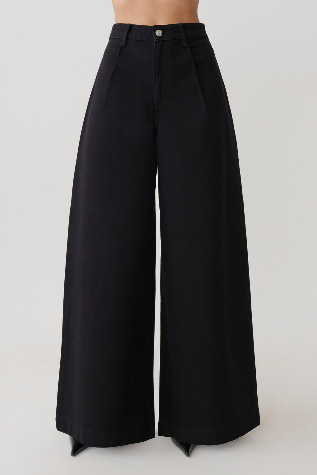 Bobby Oversized Jean With Front Pleat - Black